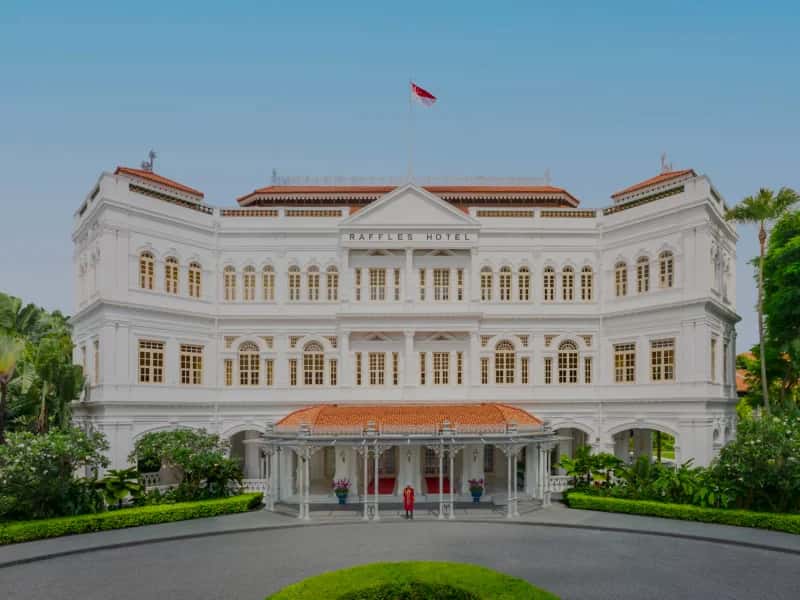 Accor luxury hotel: Raffles Singapore property by day