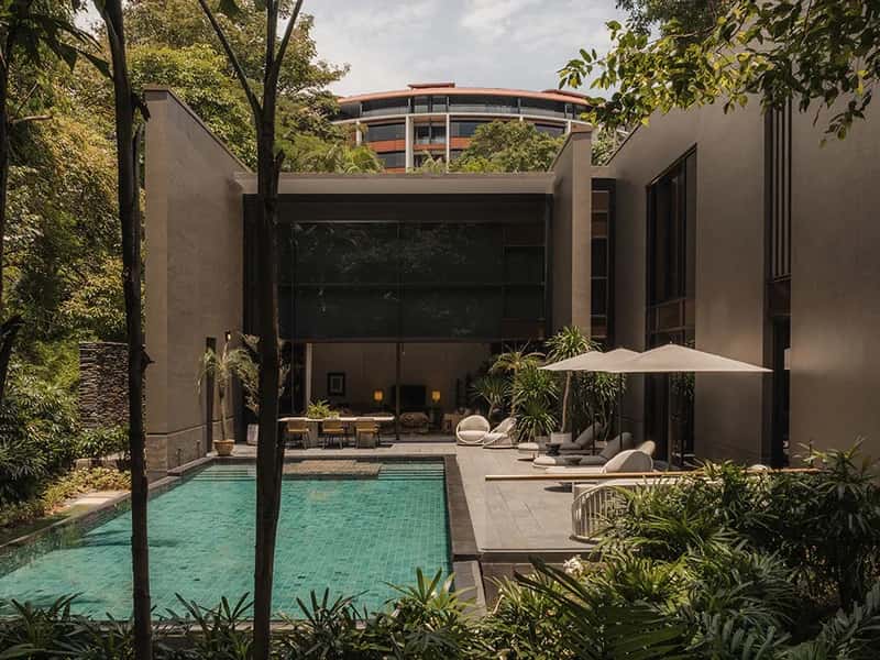Capella Singapore colonial manor with tropical garden