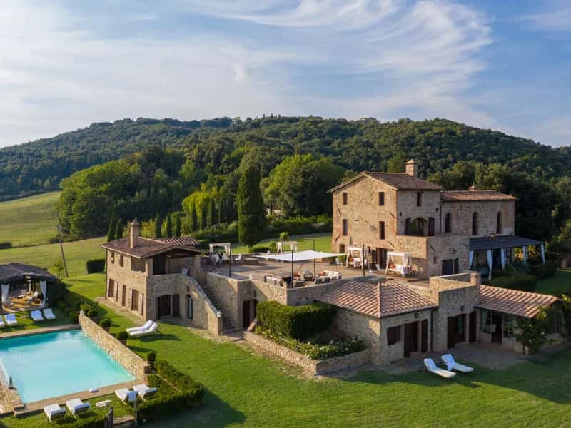 Private luxury villa with pool overlooking landscape in Italy